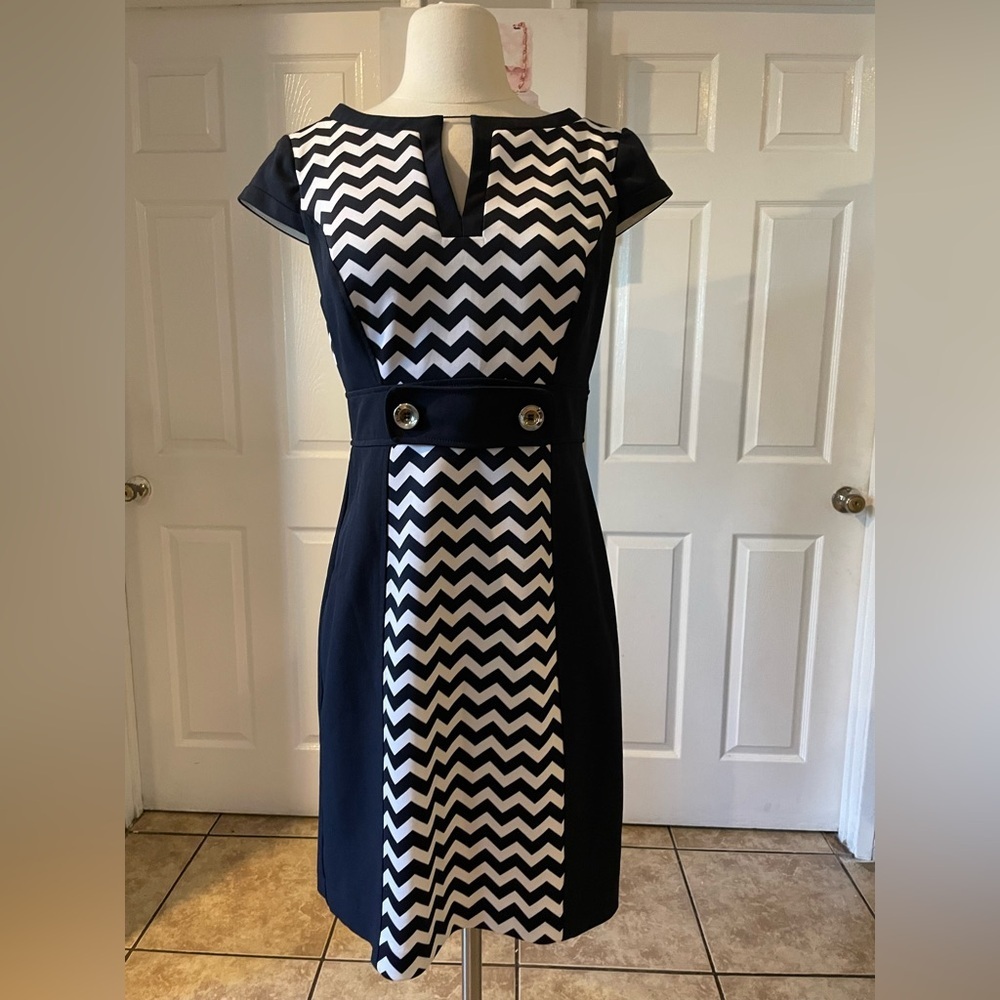 Studio One New York Navy and Black and White Chevron Sleeveless Sheath Dress 6